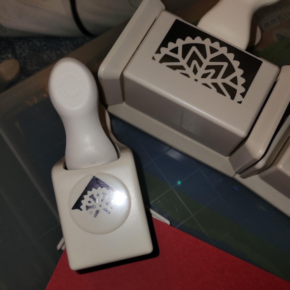 4 Piece Martha Stewart Paper Punch Set - Picture 10 of 11